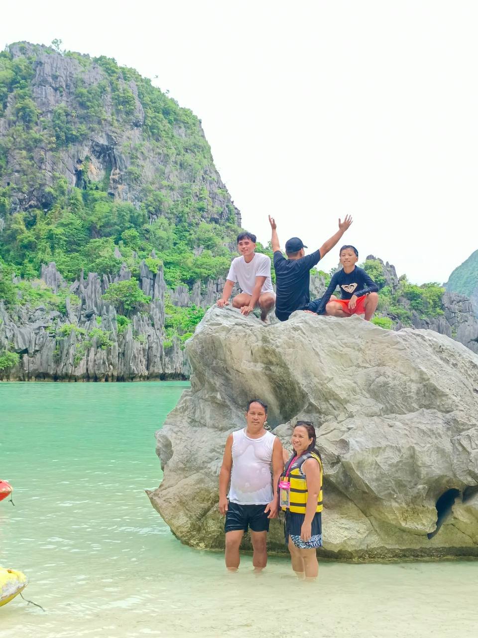 The Camarote family exploring the islands and lagoons of Palawan